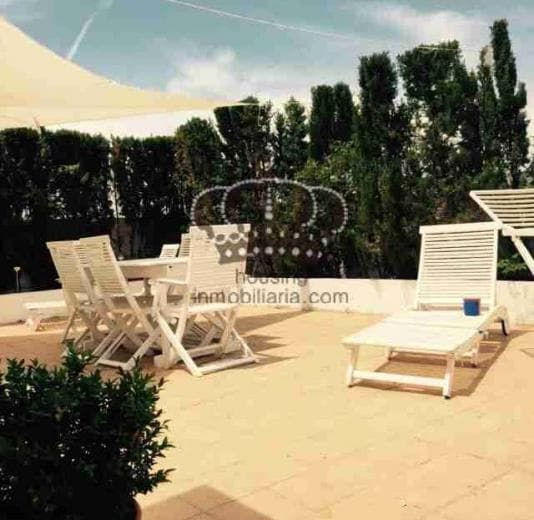 Ático con gran terraza de 60m2 - Imagen 1