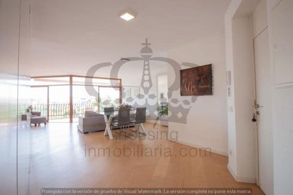 Piso de diseño con balcón - Imagen 8