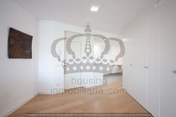 Piso de diseño con balcón - Imagen 2